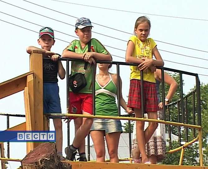 Футбольное поле во дворе