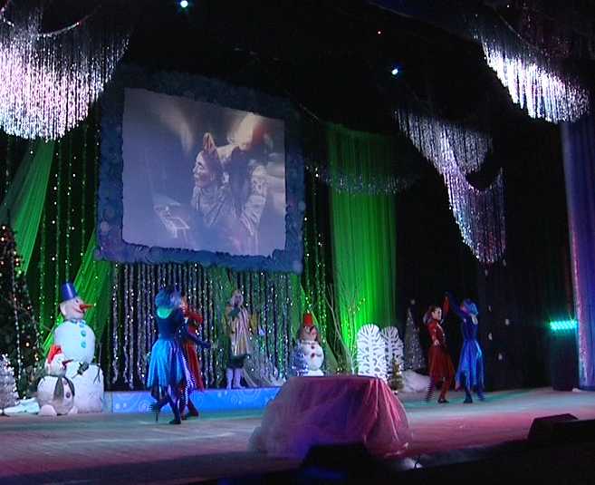 Елка для детей из районов Кировской области