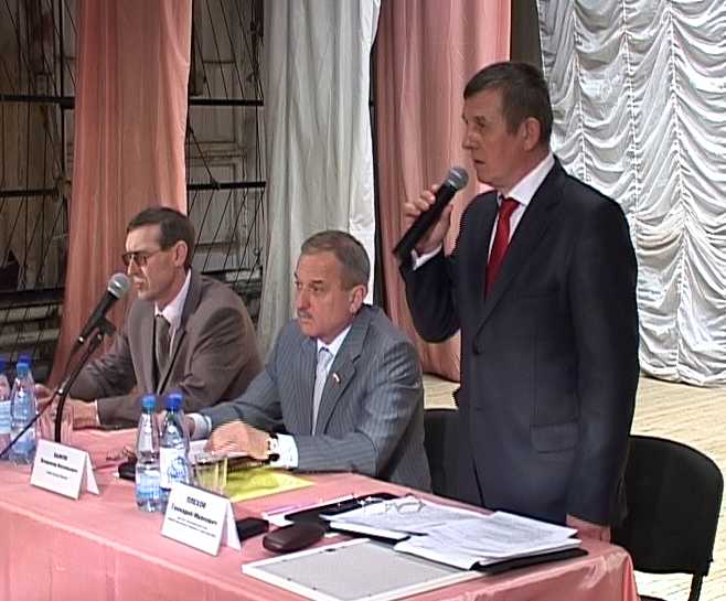 Встреча  Владимира Быкова с жителями Нововятского района