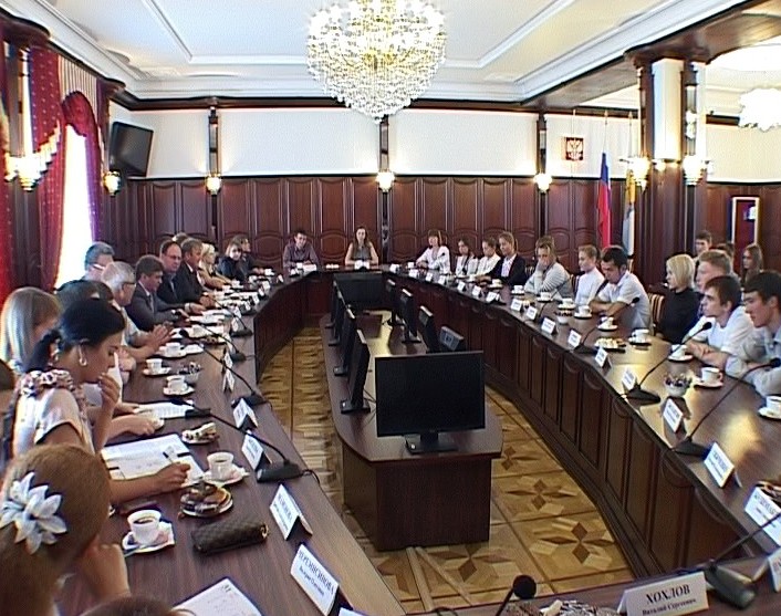 Выпускники детских домов