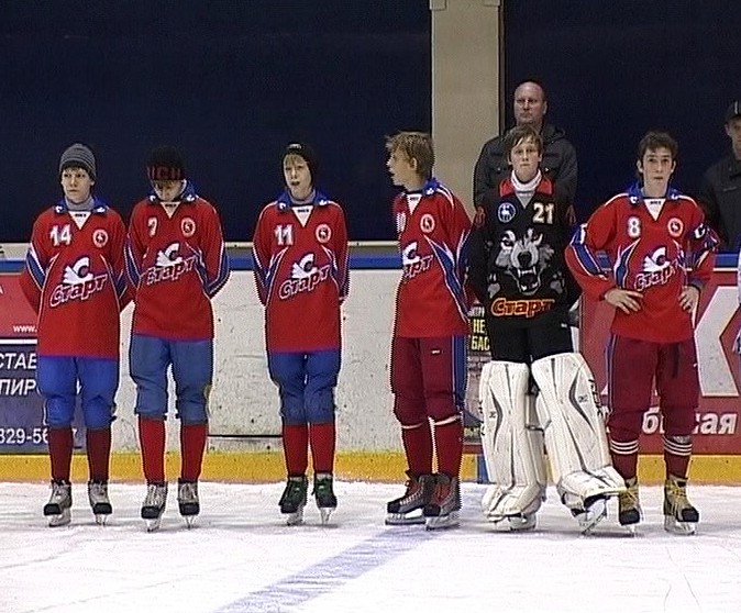 Первенство хоккея с мячом