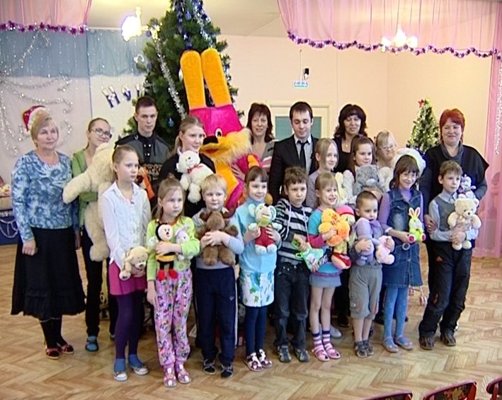 Игрушки – детям