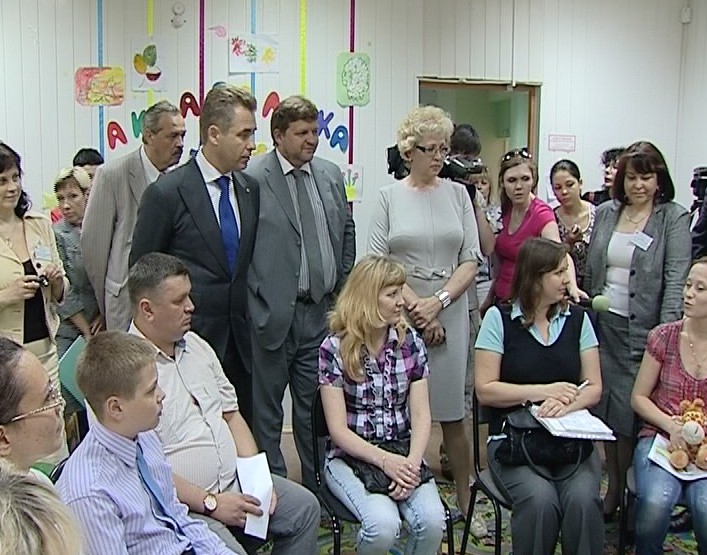 Павел Астахов пообщался с кировскими приемными семьями