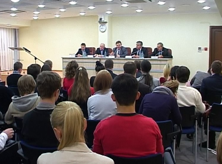 Белоконев и молодежное правительство