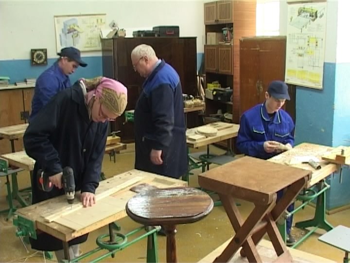 Я б в рабочие пошел