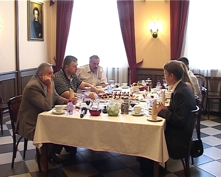 Белых и 100-бальники