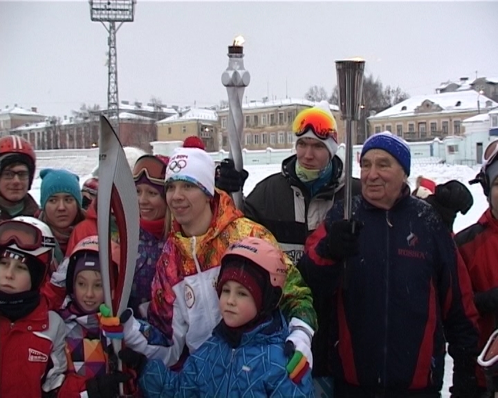 Встреча юных спортсменов с факелоносцами