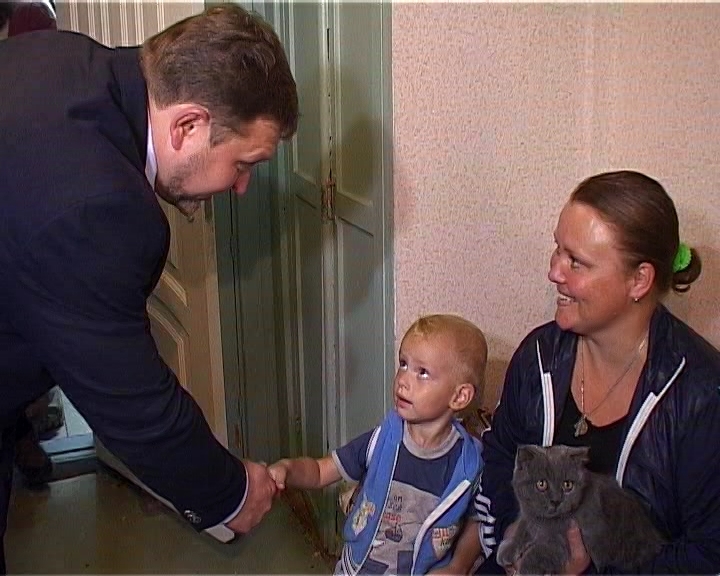 Никита Белых лично проверил места временного размещения беженцев из Украины