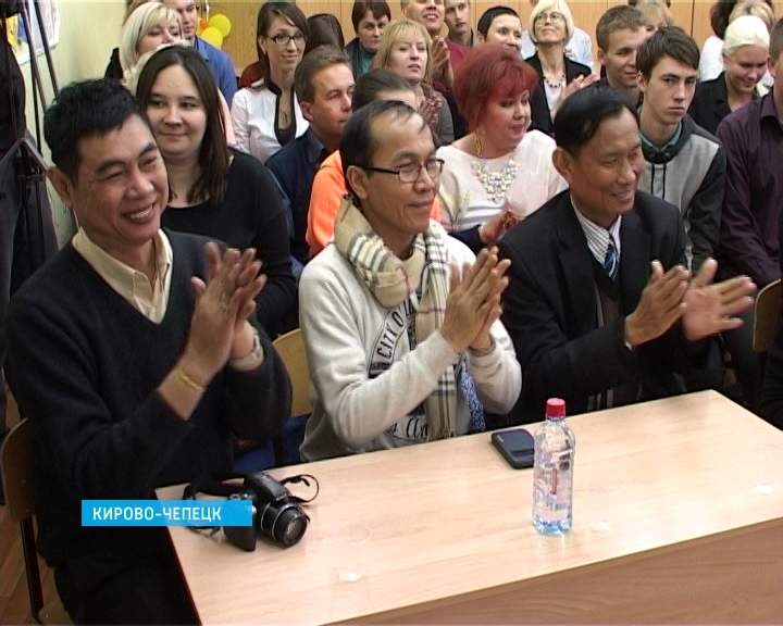 Гости из Тайланда в Кирово-Чепецкой гимназии № 1