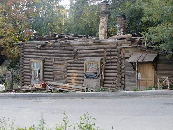 Активисты кировского отделения ОНФ добились отмены постановления полиции об отказе в возбуждении дела по факту сноса флигеля художника Хохрякова.