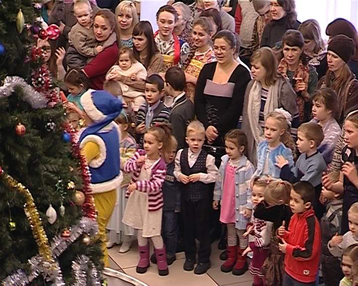 Архиерейская елка в кировской филармонии