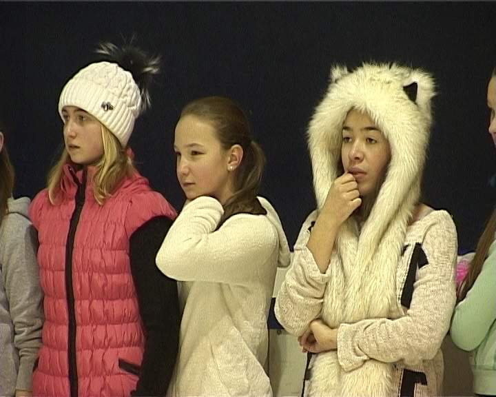 Каток для детей из многодетных семей и семей беженцев с Юго-Востока Украины