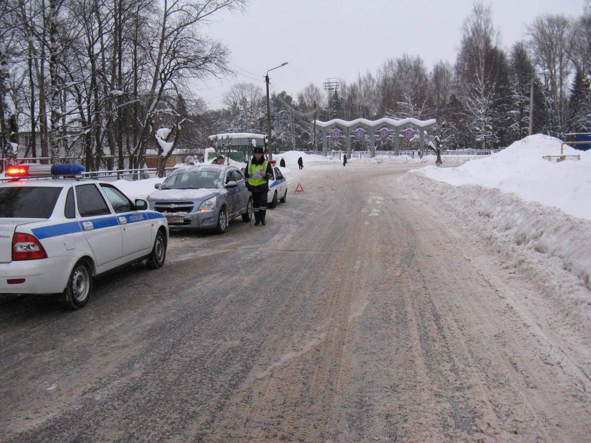 За сутки на дорогах пострадали два человека, в том числе ребенок