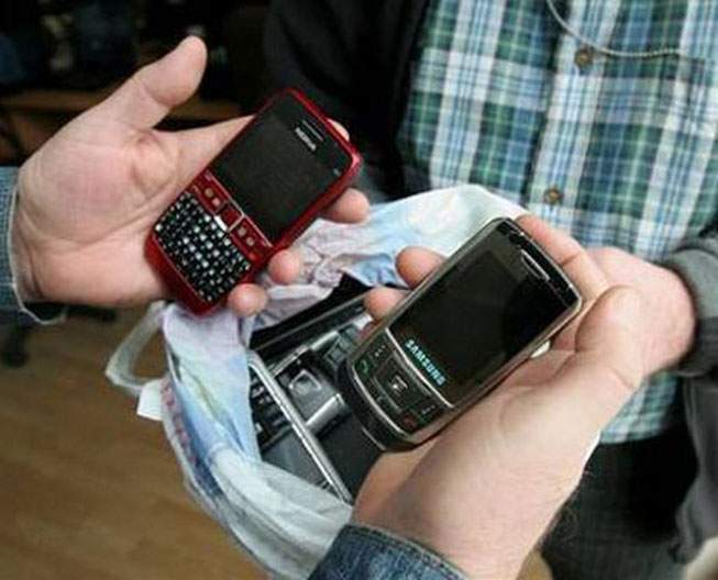 В Кирове арестовали подозреваемого в кражах сотовых телефонов и паспортов.