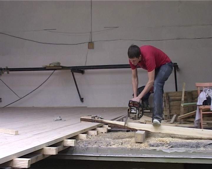 Двери ДК «Меридиан» в Зуевке по-прежнему закрыты для горожан