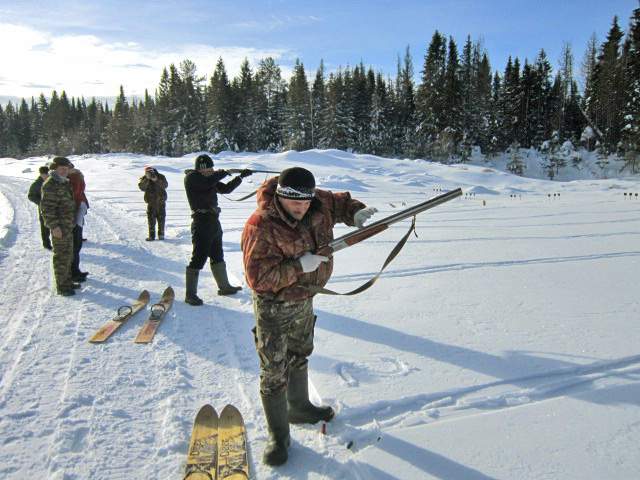 Сотрудники МЧС Богородского района победили в охотничьем биатлоне.