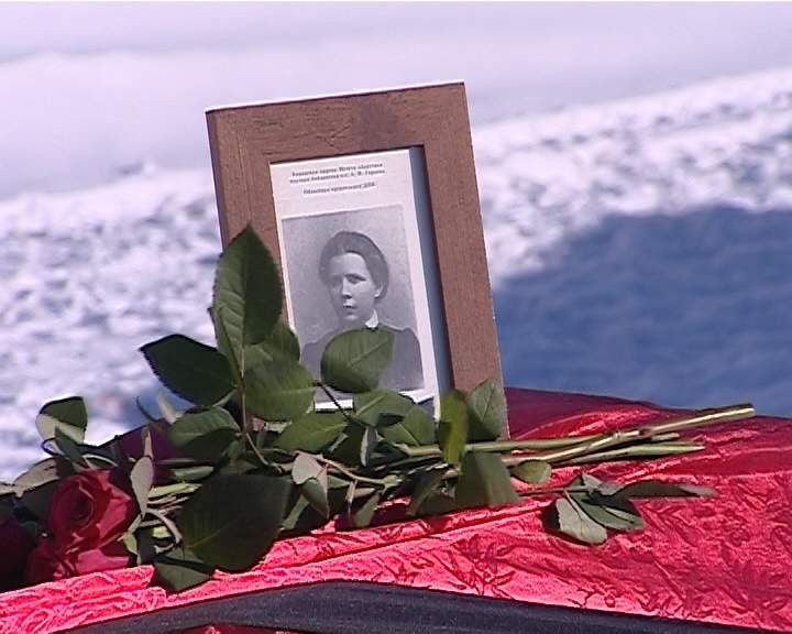 Перезахоронение Л. Громозовой