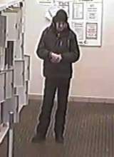 В Кирове поймали вора, похищавшего в магазинах сумки из ячеек для хранения.