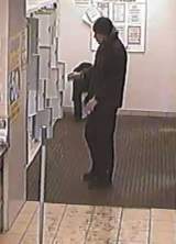 В Кирове поймали вора, похищавшего в магазинах сумки из ячеек для хранения.