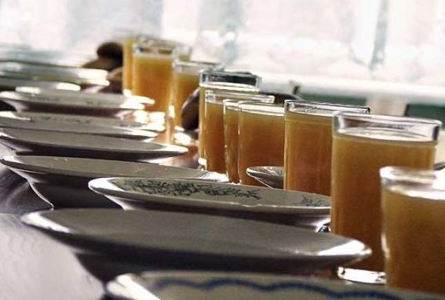 В двух школах города Котельнича нарушали правила организации питания детей.