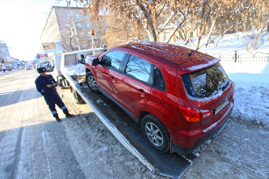 За эвакуацию автомобиля с людьми ответственных лиц привлекут к уголовной ответственности.