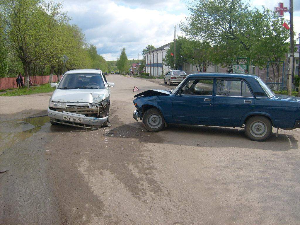 В п. Арбаж столкнулись ВАЗовские 