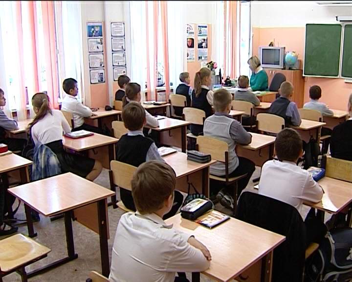 Глава г. Кирова В.Быков встретился с коллективом и родителями учеников школы № 24.