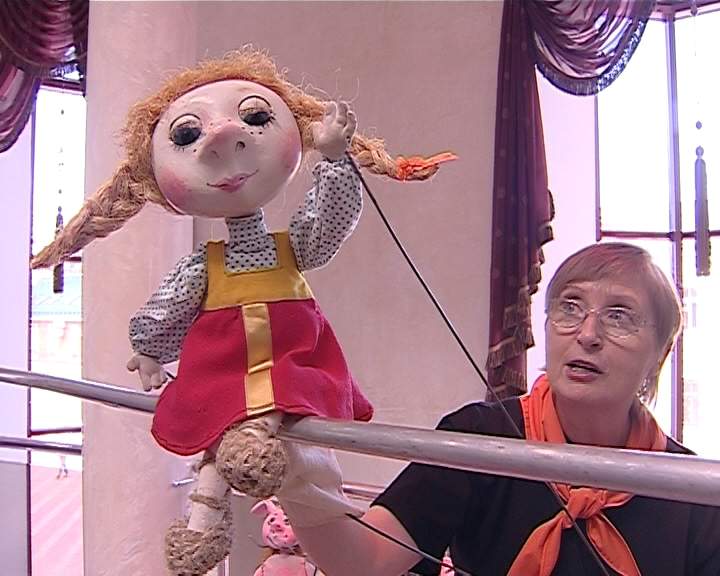 Ночь в театре кукол