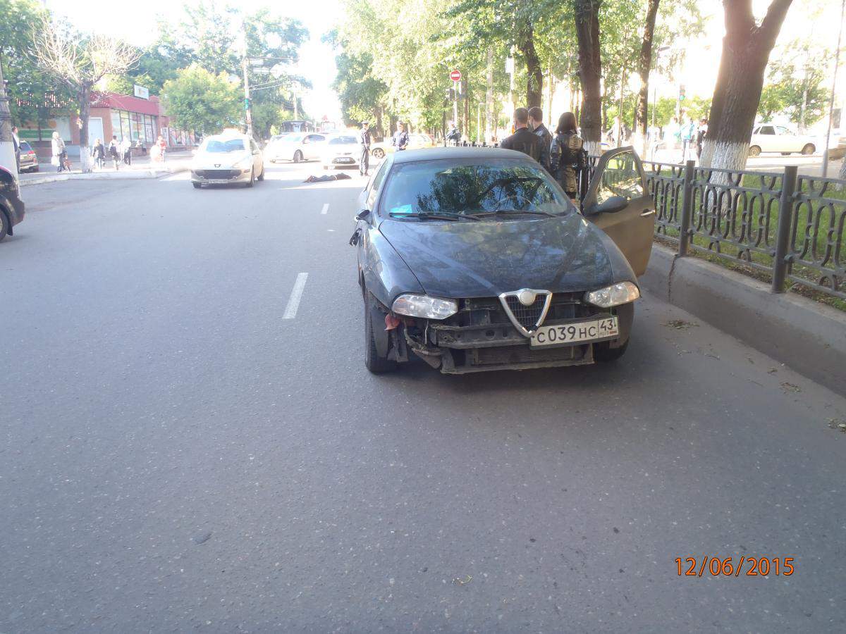 На Октябрьском проспекте г. Кирова иномарка сбила пешехода.