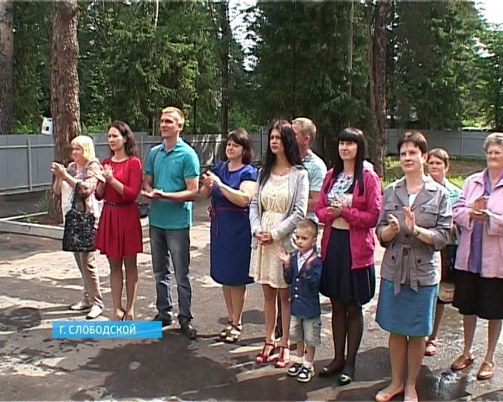 В Слободском 14 семей бюджетников получили ключи от служебного жилья