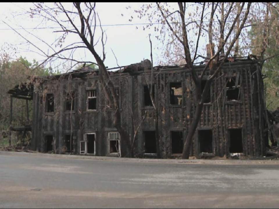 Полицейские нашли причастных к поджогу дома на улице Карла Маркса города Кирова.