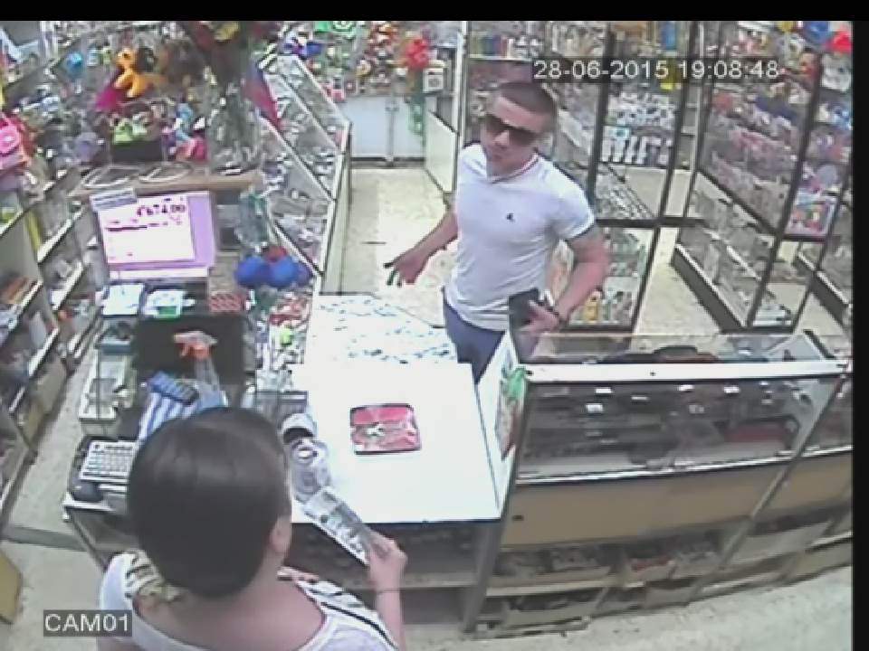 В Кирове ищут сбытчика фальшивых 5-тысячных купюр.