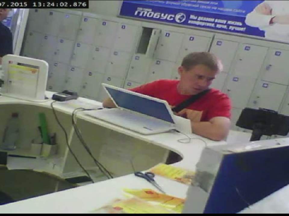 В Кирове ищут подозреваемого в краже планшетного компьютера.