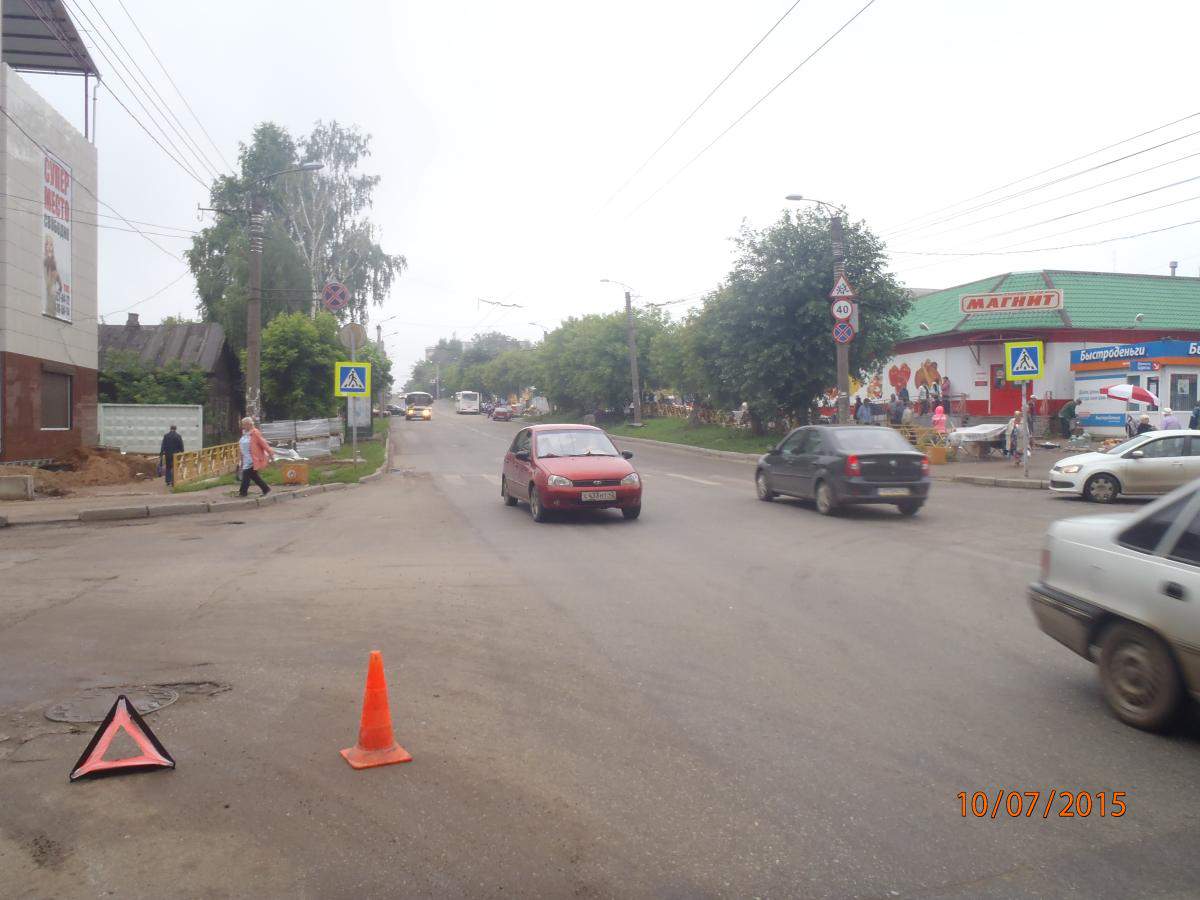 Велосипедисты под колесами автомобилей