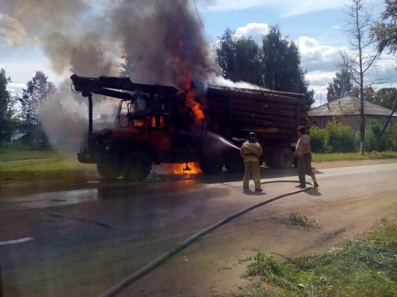 В Куменском районе едва не взорвался грузовик 