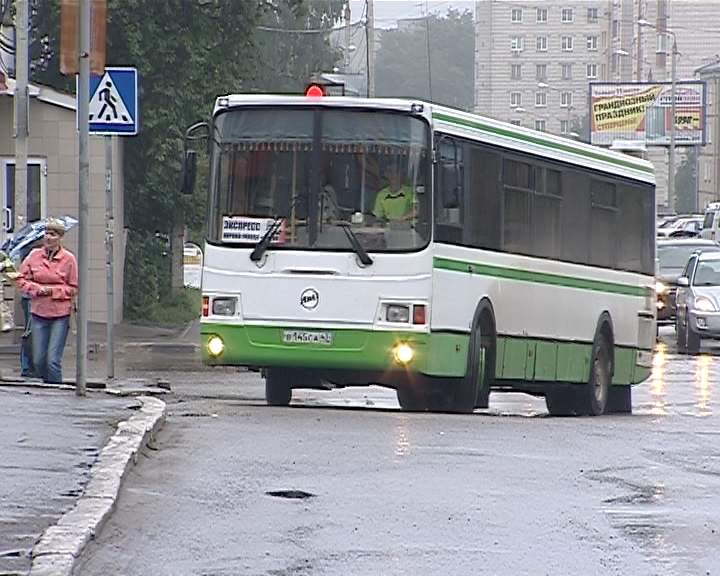 Количество ДТП с участием общественного транспорта не уменьшается