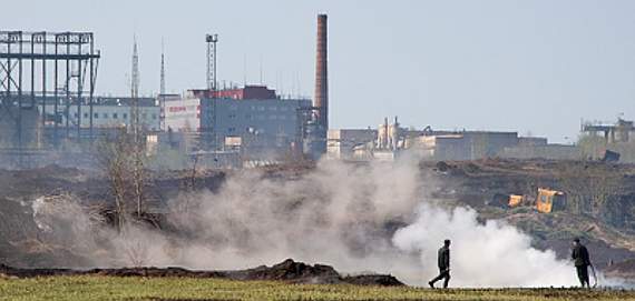 ООО «Кировский биохимический завод» и ООО «ДИОН» заставят установить приборы контроля выбросов загрязняющих веществ.