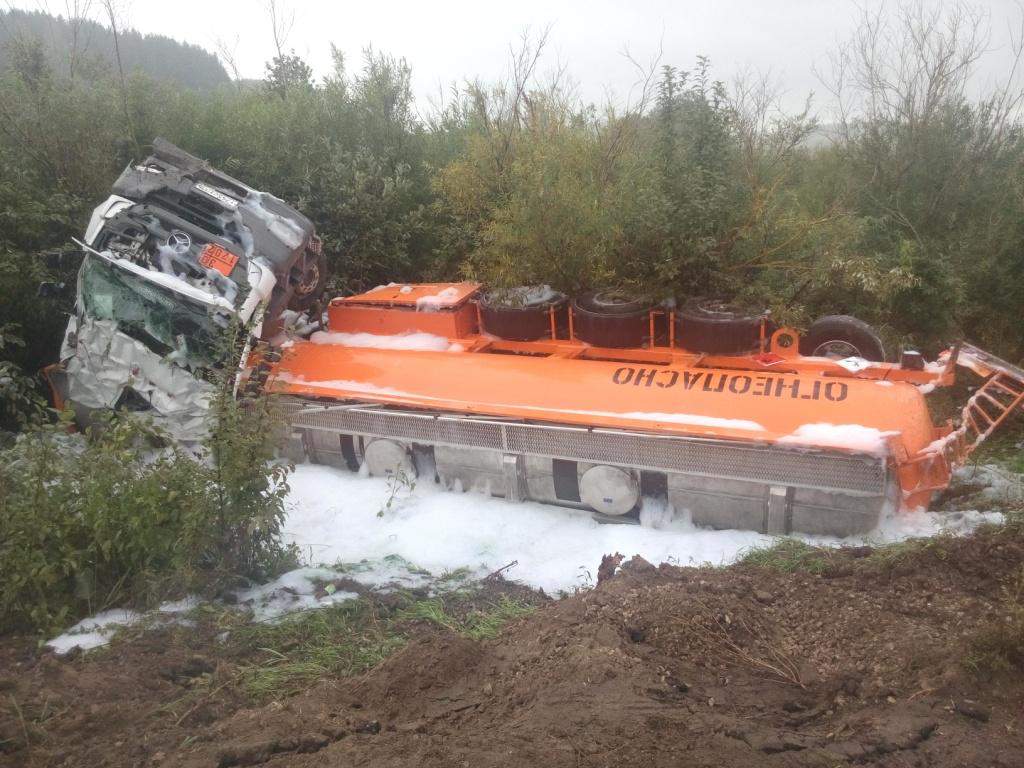 В Советском районе бензовоз врезался в 