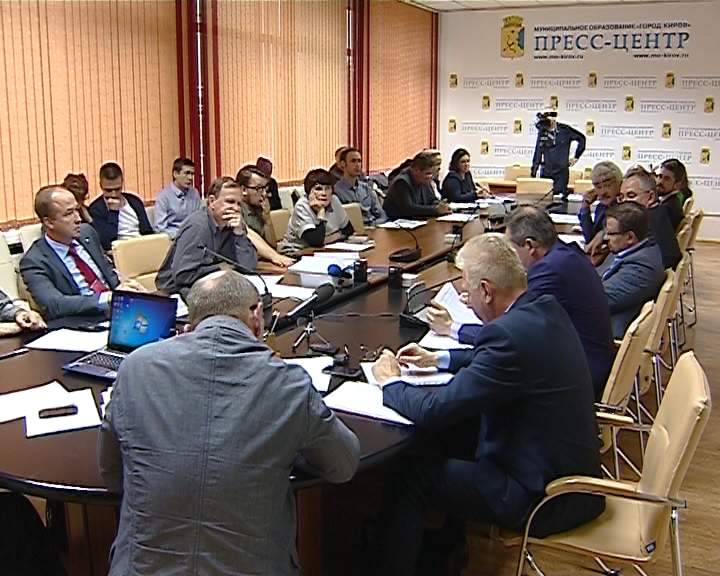 В Кирове продолжаются дискуссии вокруг мини-рынка на Комсомольской площади