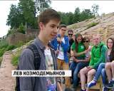 Кировские активисты устанавливают скамейки на набережной Вятки