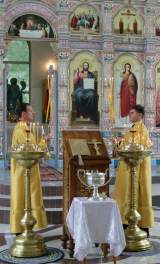 В Крестовоздвиженском храме в п. Мурыгино освятили фарфоровый иконостас.