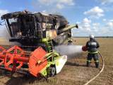 В Кикнурском районе в поле сгорел комбайн.