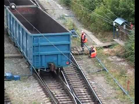 В Лузе 17-летняя девушка попала под поезд и лишилась стопы.