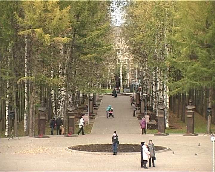 В Кирове появилась Аллея Славы Героев Советского Союза