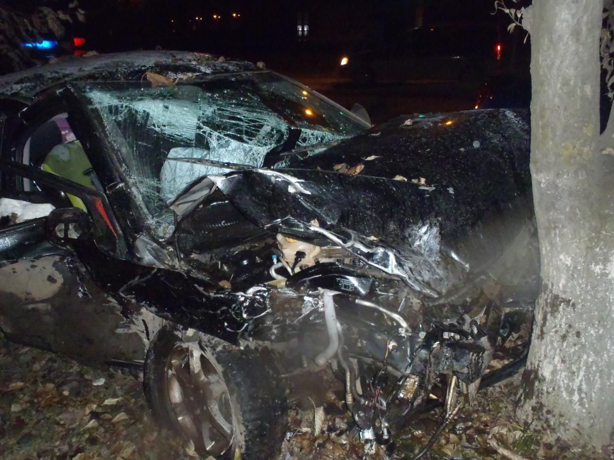 На улице Производственной столкнулись две иномарки: пострадали четыре человека.