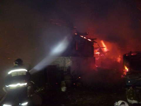 В Октябрьском районе г. Кирова сгорел жилой дом.