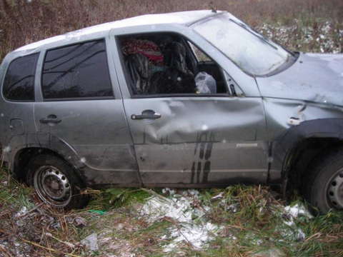В Шабалинском районе улетела в кювет "Шевроле Нива".