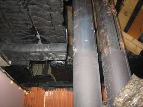 В Кирове горела частная баня.