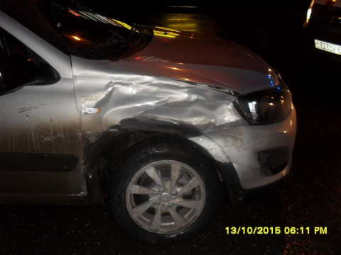 В Кирове столкнулись "Лада-Калина" и "Мицубиси-Аутлендер".