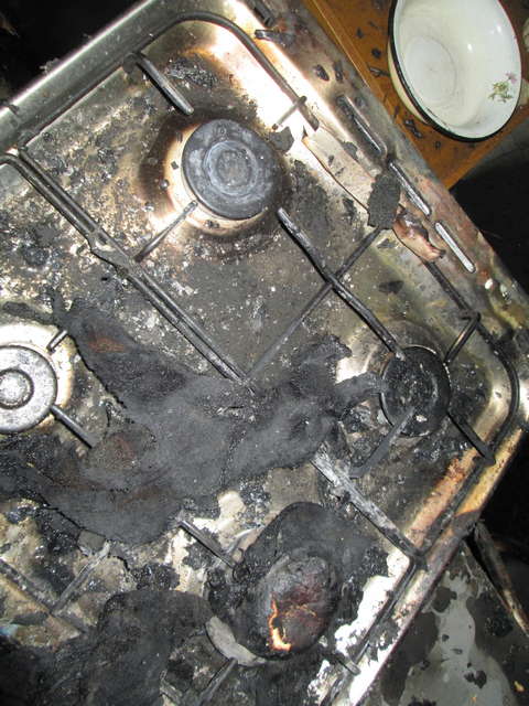 В Кирове ребенок устроил пожар на кухне.